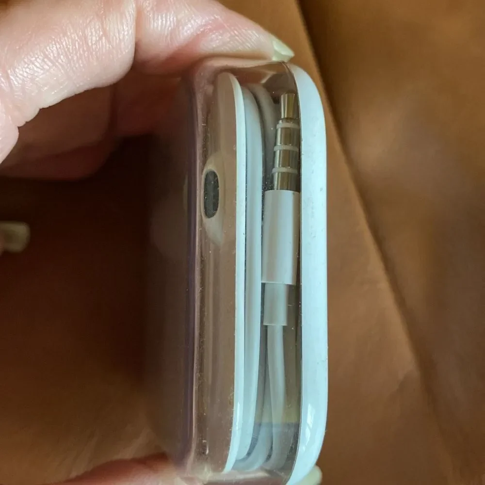 Apple White Earbud Headphones